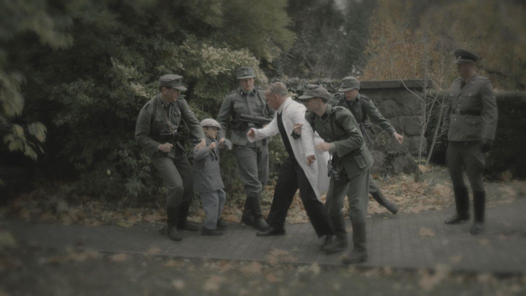 Lucia si spomenie na popravu Jurka a Romana.