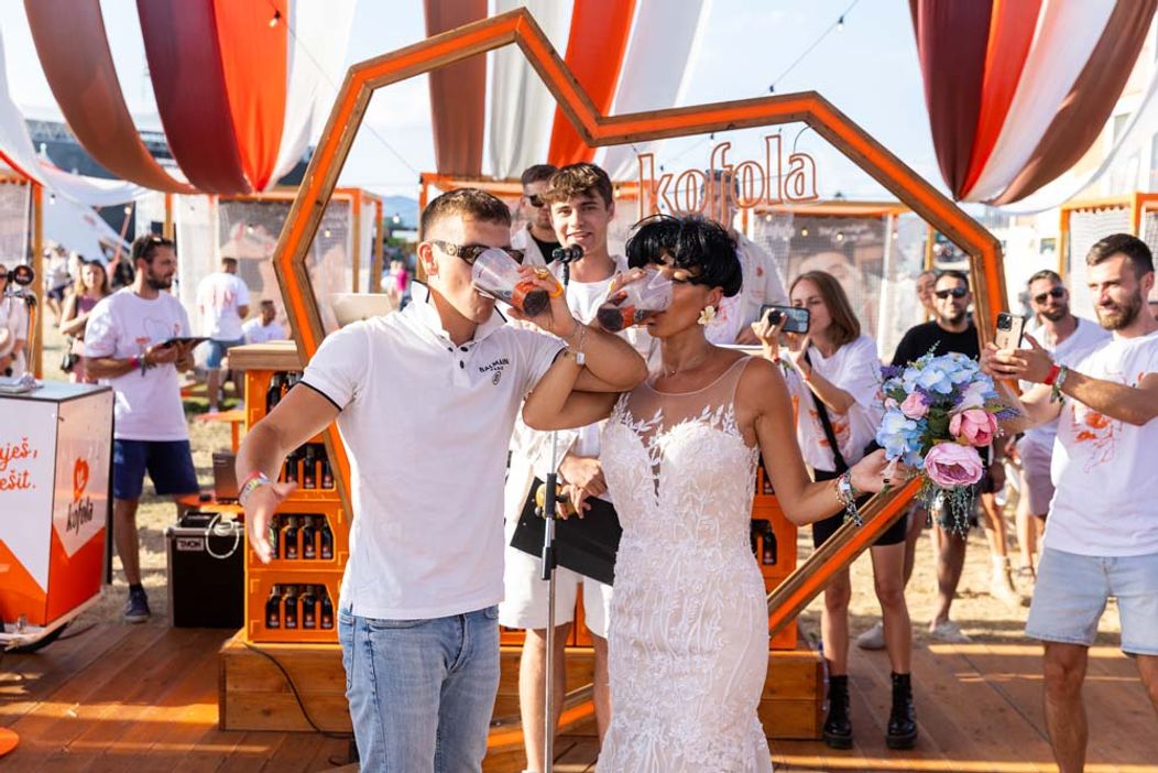 Jovinečko a Bianka pred oltárom