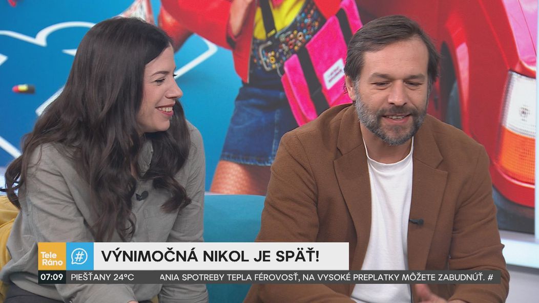 Michaela Majerníková a Kamil Mikulčík zo seriálu Výnimočná Nikol v Teleráne