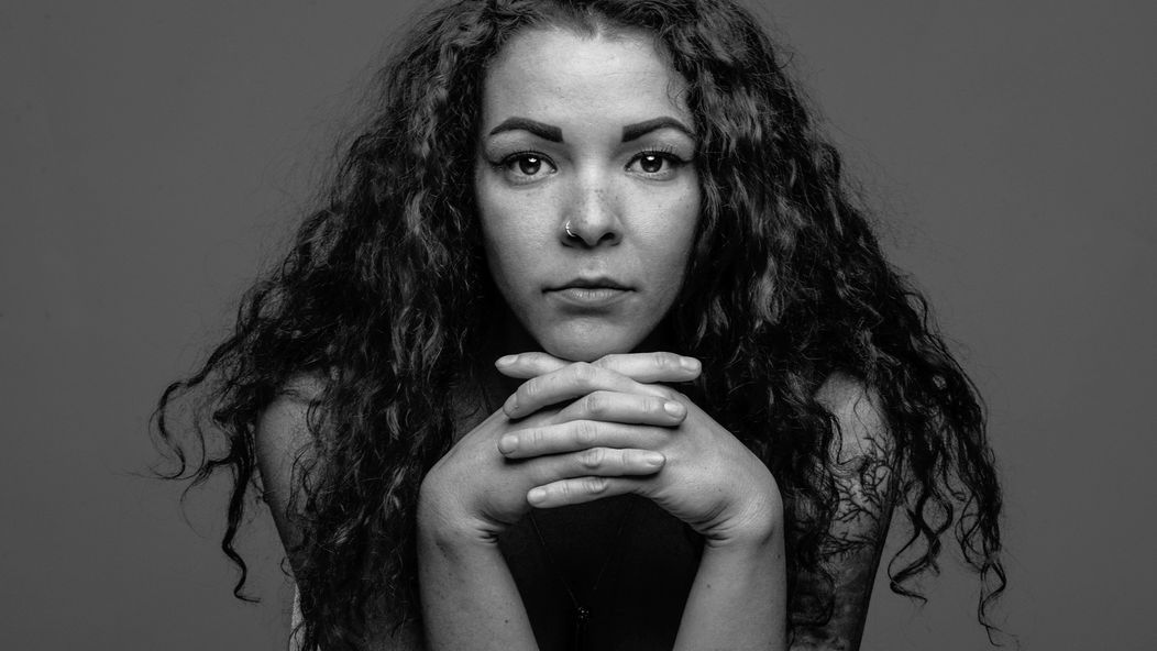 Sprava Ivan Barbašev, Robert Bortuzzo a Jay Bouwmeester zo St. Louis oslavujú gól proti NY Rangers.