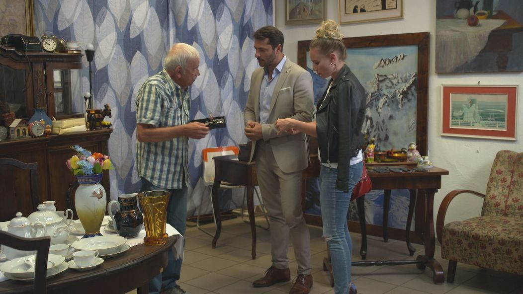 Obchodník má pre Alexa a Petru zlé správy.