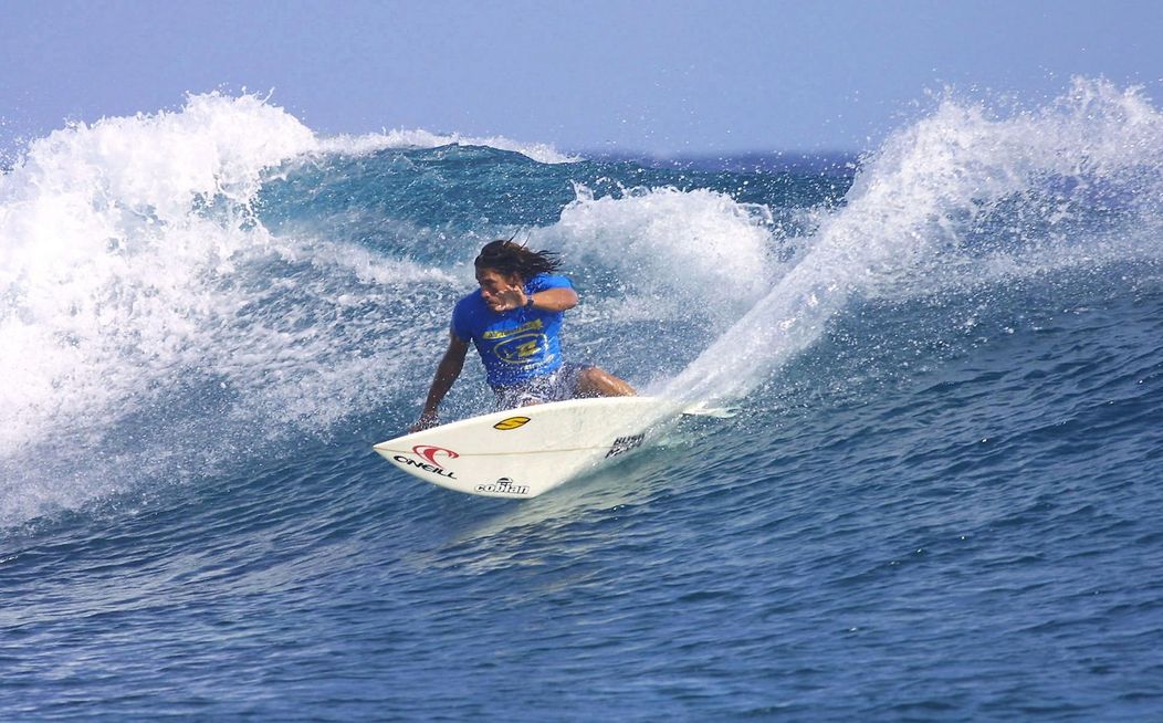Po útoku žraloka zomrela surferská legenda Tamayo Perry