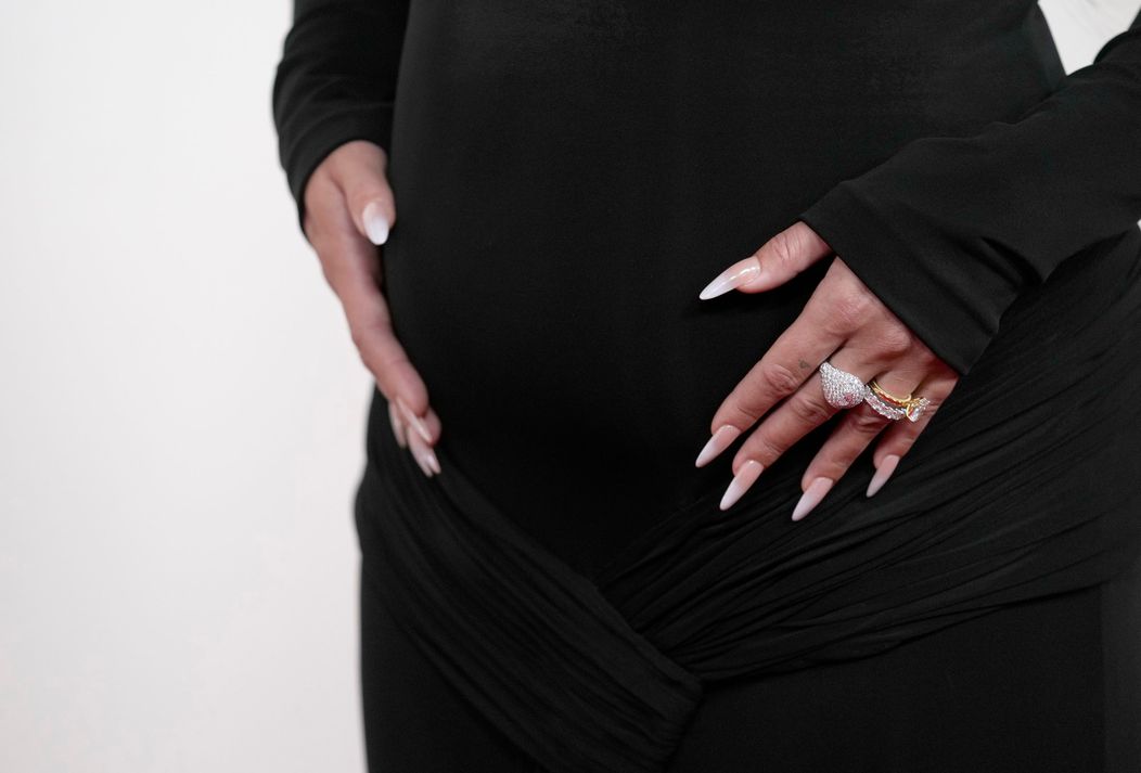 Vanessa Hudgens ukázala na Oscaroch tehotenské bruško