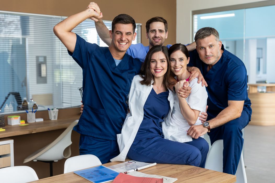 Herci Karol Tóth. Filip Šebesta, Sarah Arató, Zuzana Porubjaková a Ján Koleník.