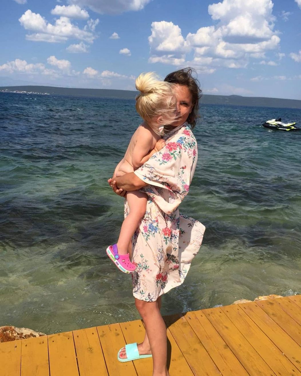 Matúšova manželka Nina s dcérkou