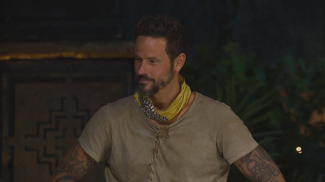 Na poslednej kmeňovej rade dostal najviac hlasov Tomáš a v dueli mu na Mikýřa nestačili sily.