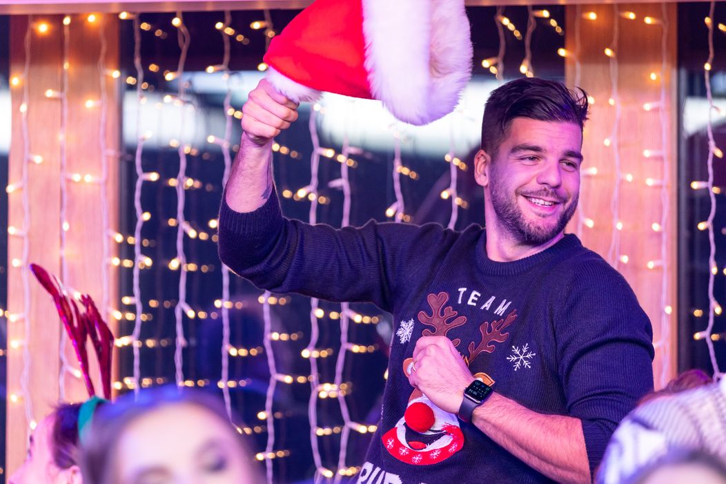 Moderátori a štáb Telerána pripravili vianočnú pesničku