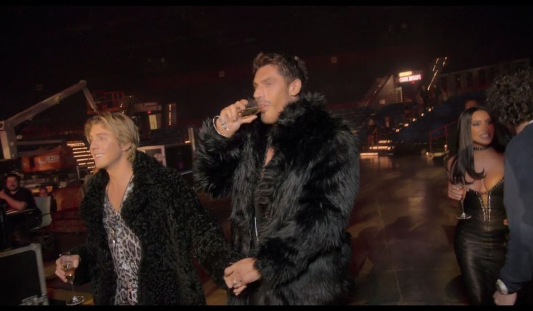 Chris Appleton a Lukas Gage sa rozvádzajú