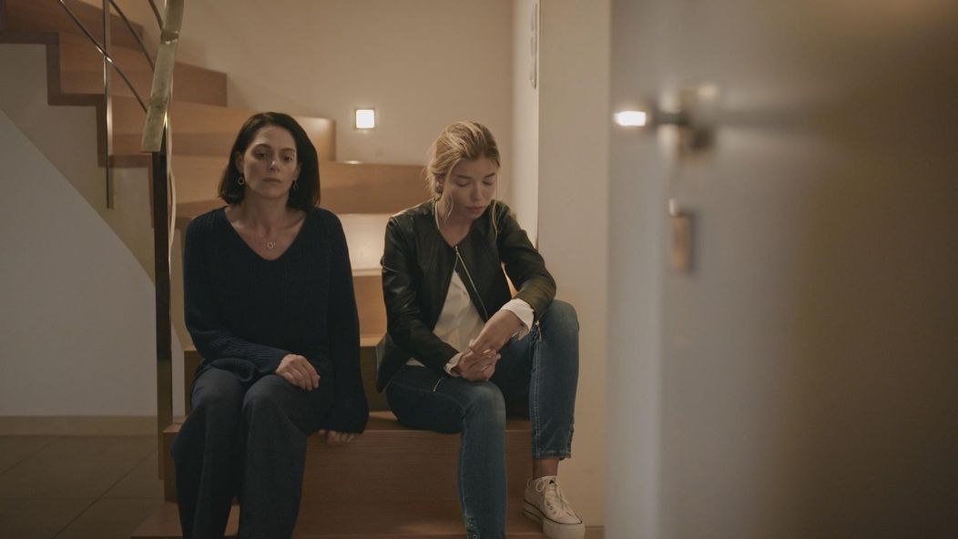 Eva (Klára Issová) otvorila Katke (Kristína Sisková) oči.