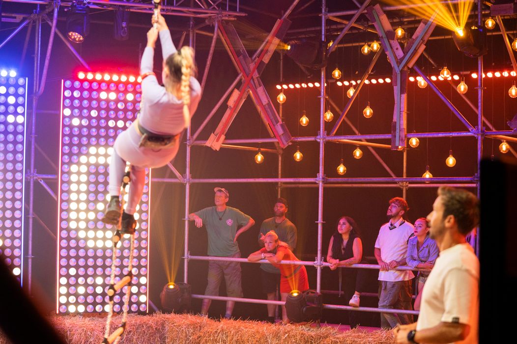 Duel pomocníkov, Farmu neopustil nikto, Matúš novým farmárom týždňa