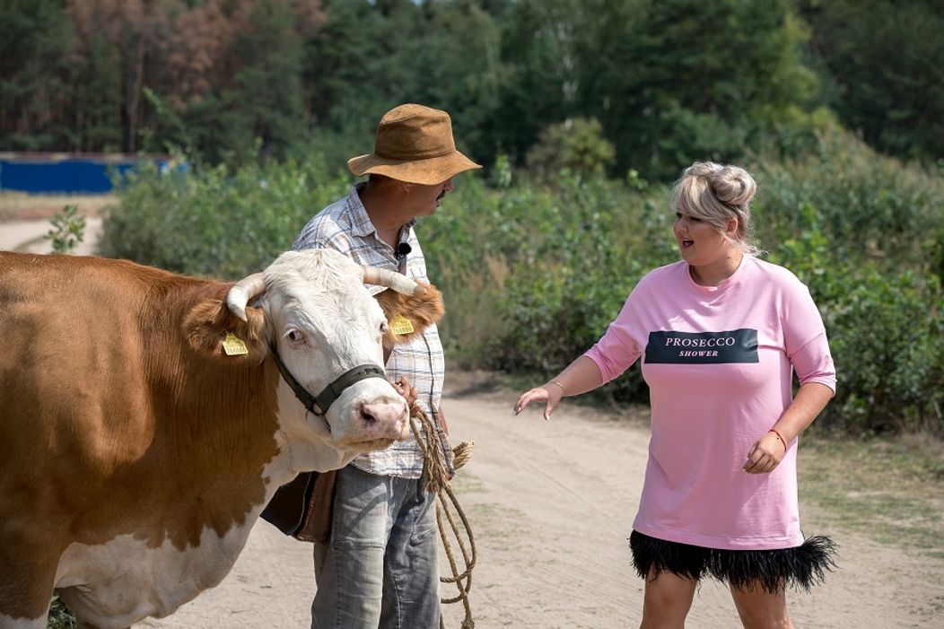 Do farmárskych tajov zasvätil Evelyn hospodár Martin