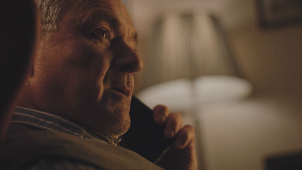 Andrej zistí od neznámeho muža o Laure zásadnú informáciu.