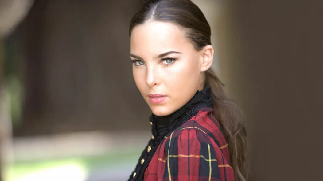Belinda ako Valentina v Rebeloch na strednej