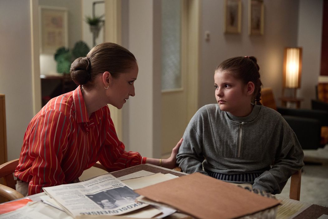 Eva Mores a Alica Esterková v seriáli Sľub
