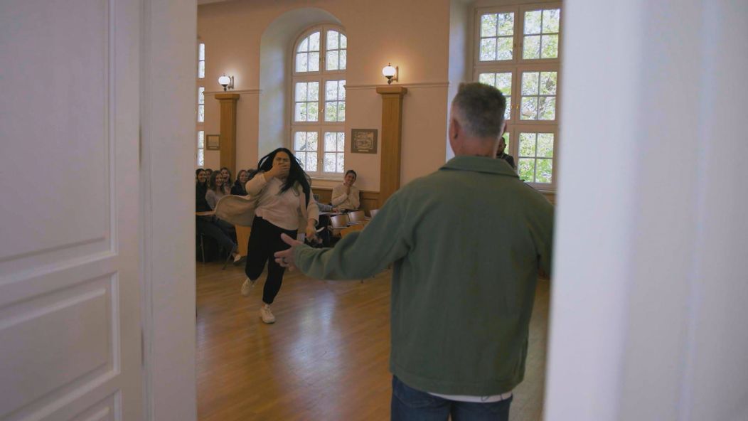 Maroš prišiel Vanesu pozvať do Extrémnych premien priamo do školy.