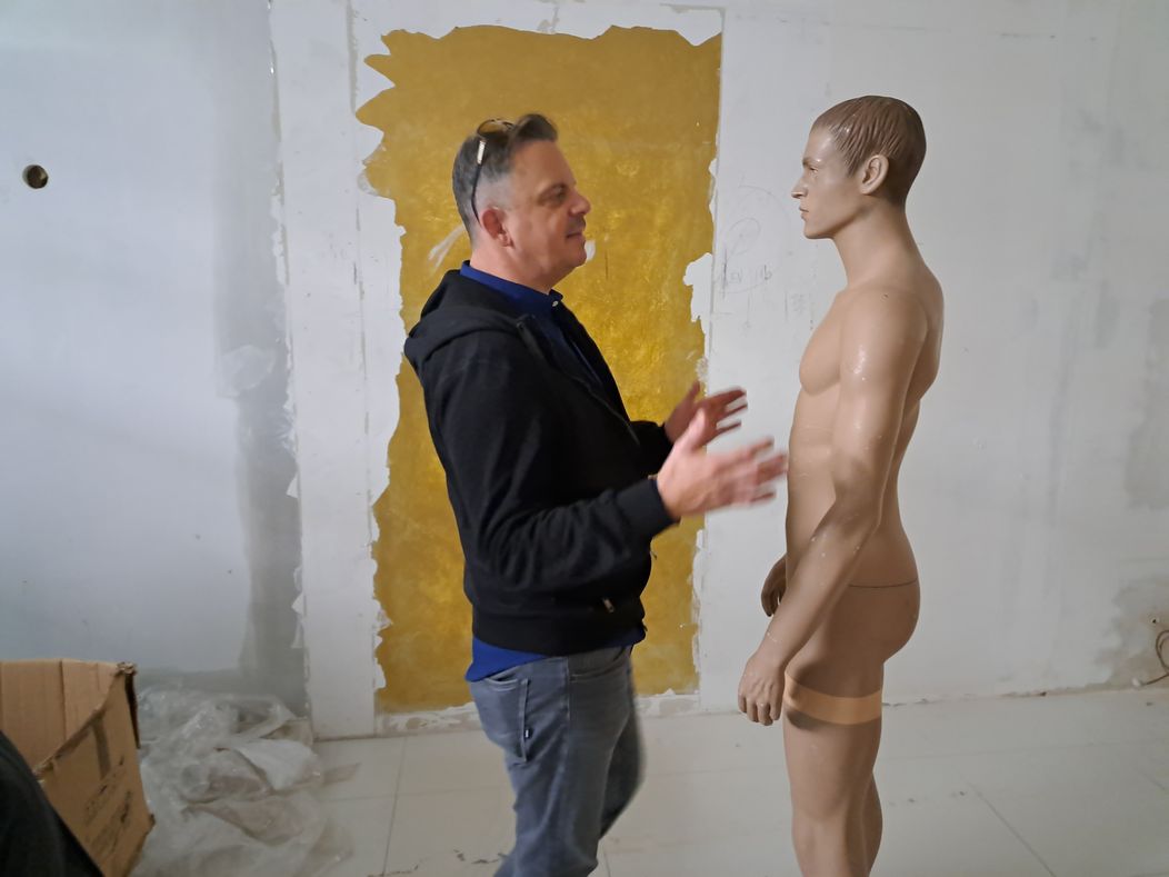 Nakrúcanie Uška s Adamom Bardym