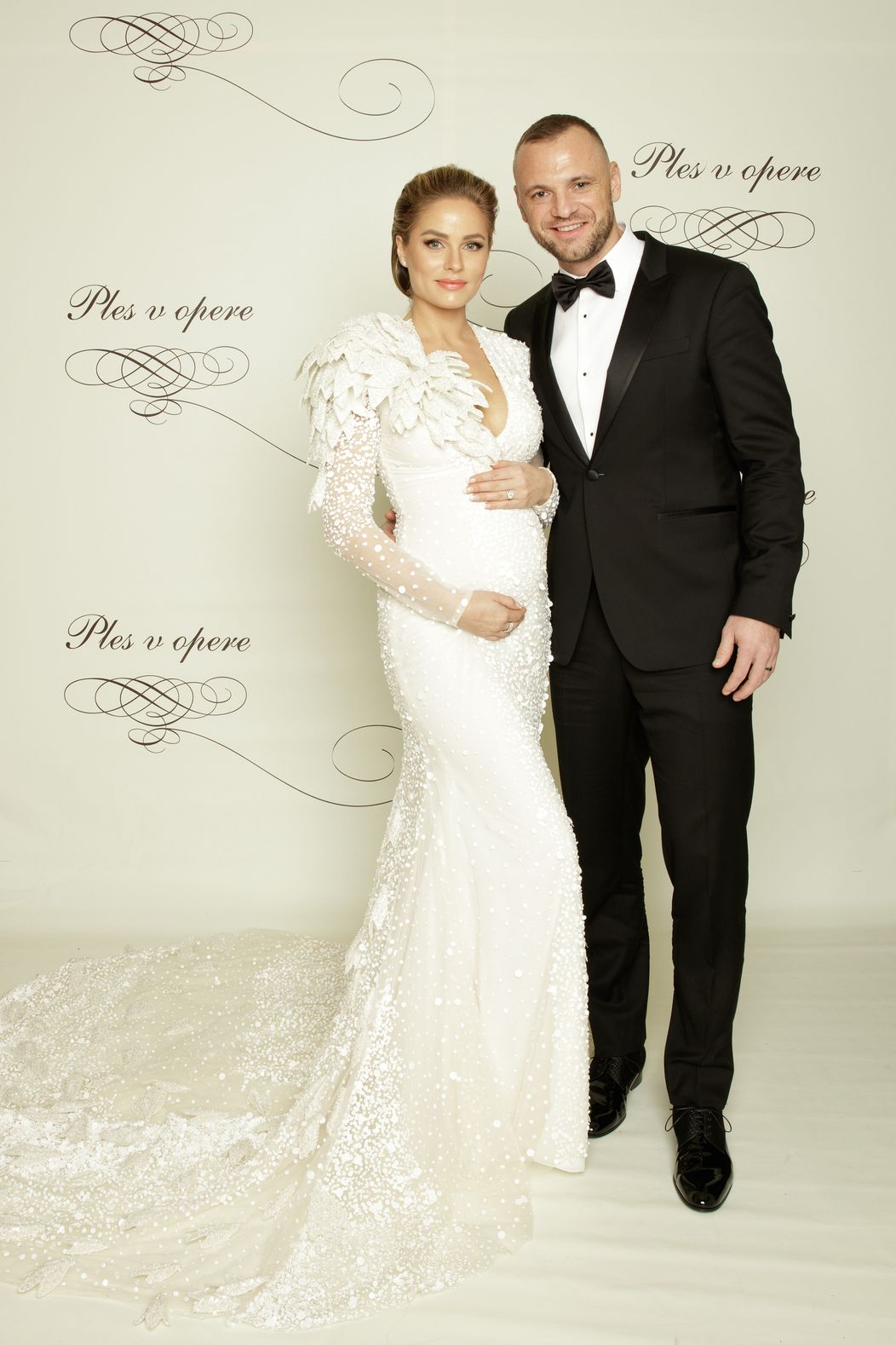 Debutanti Plesu v opere.