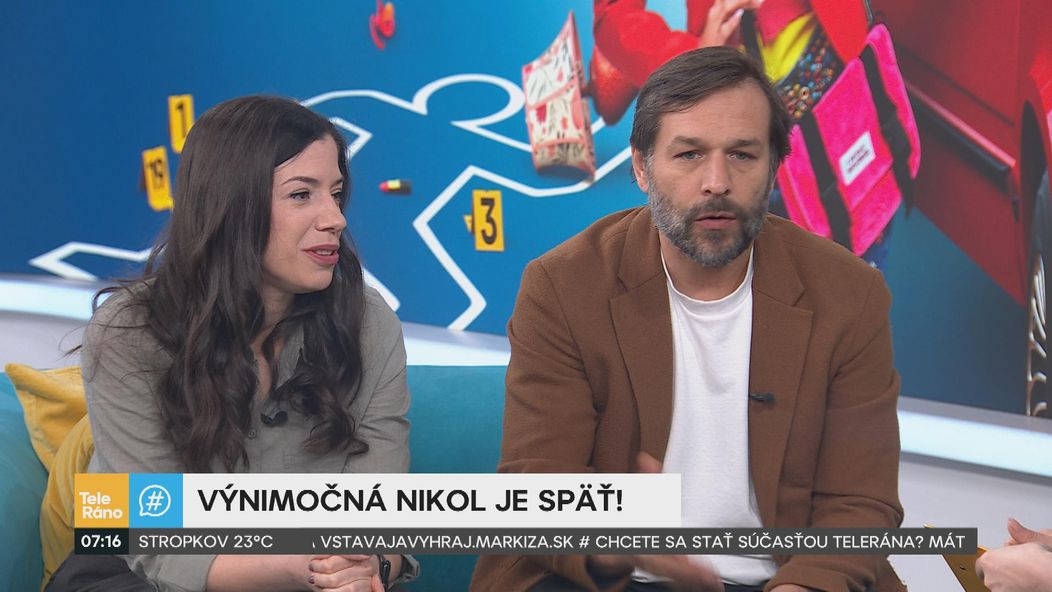 Michaela Majerníková a Kamil Mikulčík zo seriálu Výnimočná Nikol v Teleráne