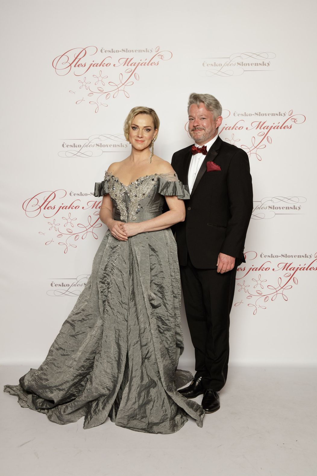 Monika Hilmerová s moderátorskou dvojicou, Alešom Hámou