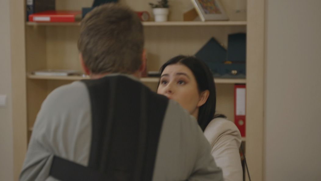 Boris je závislý na liekoch a napadol Lenku