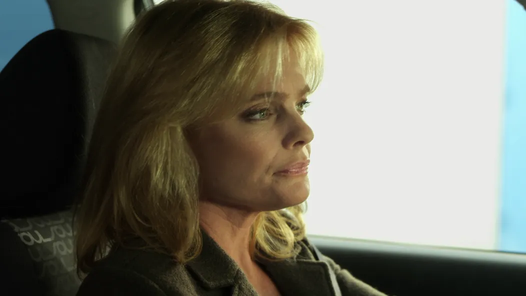 Erika Eleniak vo filme Vianočný tanec