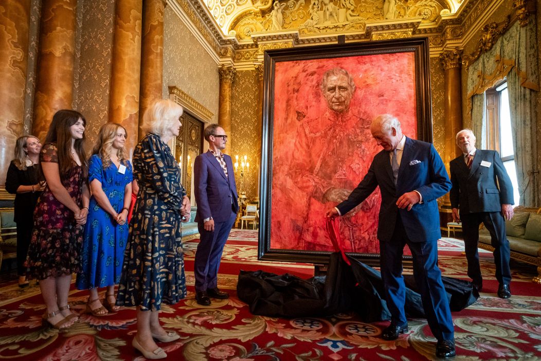 V Londýne predstavili prvý oficiálny portrét britského kráľa Karola III.
