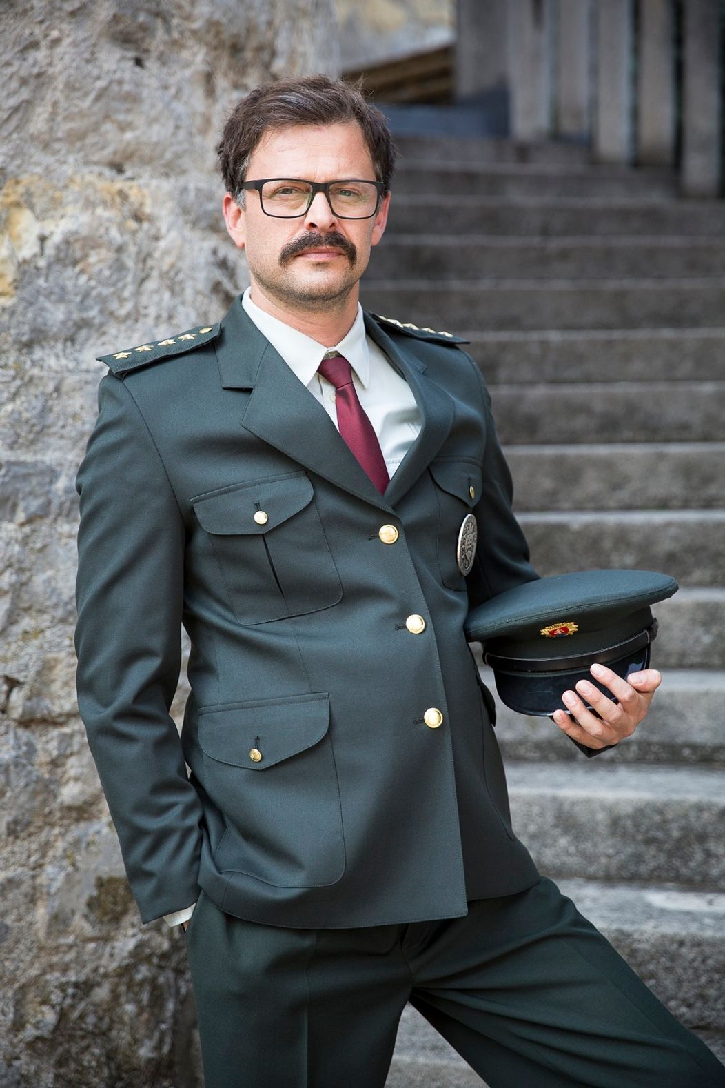Alexander Bárta ako detektív Dušo