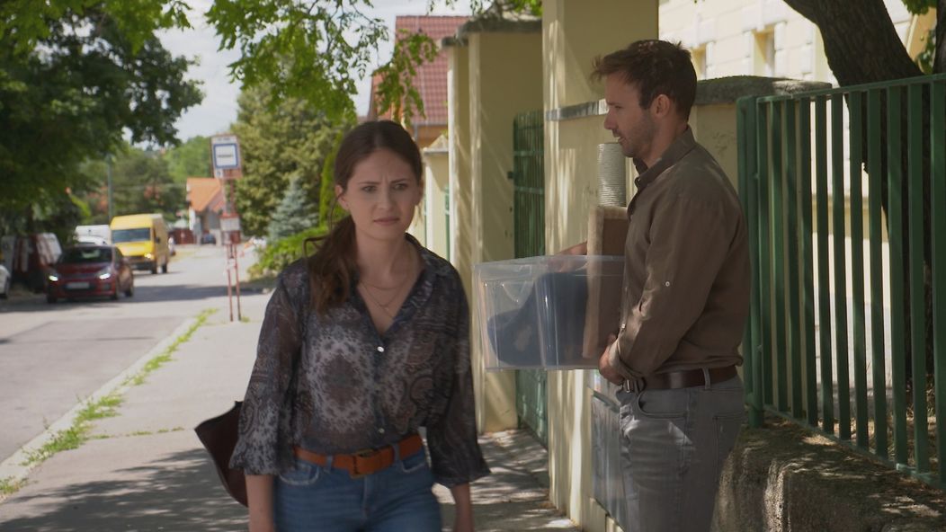 Trápny okamih je za nimi.