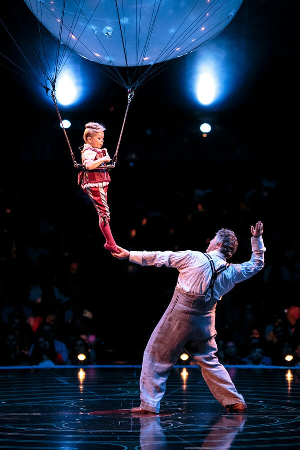 Helium Dance Lucas Saporiti Costumes Dominique Lemieux 2015 Cirque du Soleil Photo 