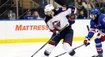 VIDEO: Gól noci v NHL nemal chybu. Marchenko špekulantsky skóroval spoza brány