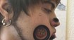 Desivý piercing: Nemec s dierou v ústach má problém, keď pije