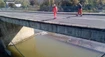 Na východe Slovenska spadla časť mosta nad riekou Laborec