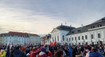 V novembri protestoval, v piatok zomrel na covid. Demonštrácie proti opatreniam majú zrejme prvú obeť