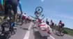 VIDEO: Prvý hrozivý pád na Tour de France. Jazdec môže "vďačiť" organizátorom