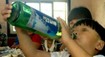 Svet má najmladšieho alkoholika. Dvojročný chlapec potrebuje pomoc