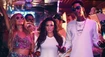 Paris Hilton vo videoklipe Demi Lovato. Ktorá je viac sexy?