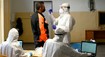 Počet hospitalizovaných stále klesá. Pribudlo 4913 pozitívne testovaných a 50 obetí
