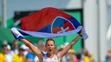 Na snímke slovenský atlét Matej Tóth oslavuje víťazstvo a zisk zlatej olympijskej medaily