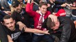 Fanúšikovia Liverpoolu a Sevilly sa pobili pred začiatkom finálového zápasu.