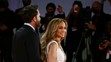 Ben Affleck a Jennifer Lopez na premiére filmu The Last Duel na Benátskom filmovom festivale