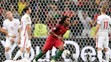 Tínedžer v drese Portugalska Renato Sanches sa teší po strelení vyrovnávajúceho gólu vo štvrťfinále ME proti Poľsku.