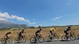 Cyklisti stúpajú na kopec počas 16. etapy Tour de France