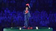 Japonský premiér Šinzo Abe  prevzal symbolickú štafetu počas záverečného ceremoniálu LOH v Riu.