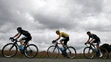 Jazdci tímu SKY na 8. etape - Leopold König, Christopher Froome (v žltom) a Geraint Thomas.