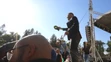 Protivládny čapicový protest Smeru.
