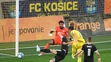 Na snímke druhý sprava Kristi Qose (Košice) strieľa na bránu Trenčína.