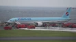 Lietadlo spoločnosti Korean Air začalo horieť.