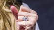 Luxusné hodinky a zásnubný diamantový prsteň Adriany Sklenaříkovej-Karembeu