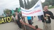 Nesúhlas s konvojom prišli na slovensko-české hranice vyjadriť aj prívrženci Ľudovej strany Naše Slovensko.