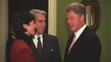 Ghislaine Maxwellová s Jeffreym Epsteinom v Bielom dome s prezidentom USA Billom Clintonom na archívnej snímke z roku 1993.